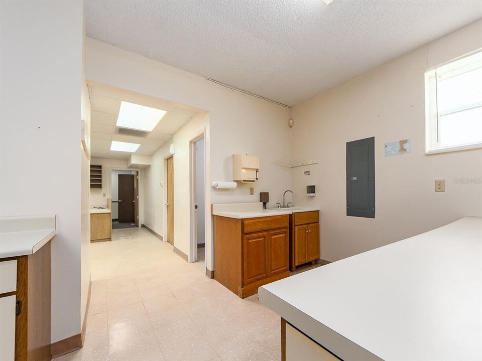 For Sale: $1,275,000 (0 beds, 0 baths, 3719 Square Feet)