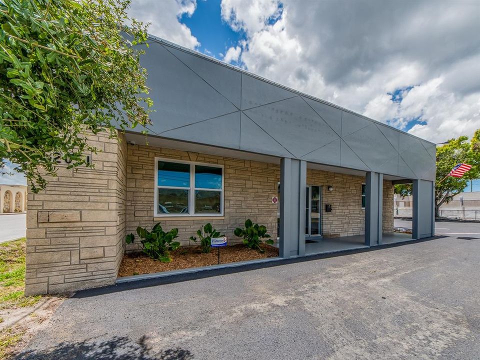 For Sale: $1,275,000 (0 beds, 0 baths, 3719 Square Feet)