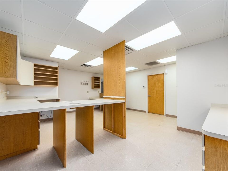 For Sale: $1,275,000 (0 beds, 0 baths, 3719 Square Feet)