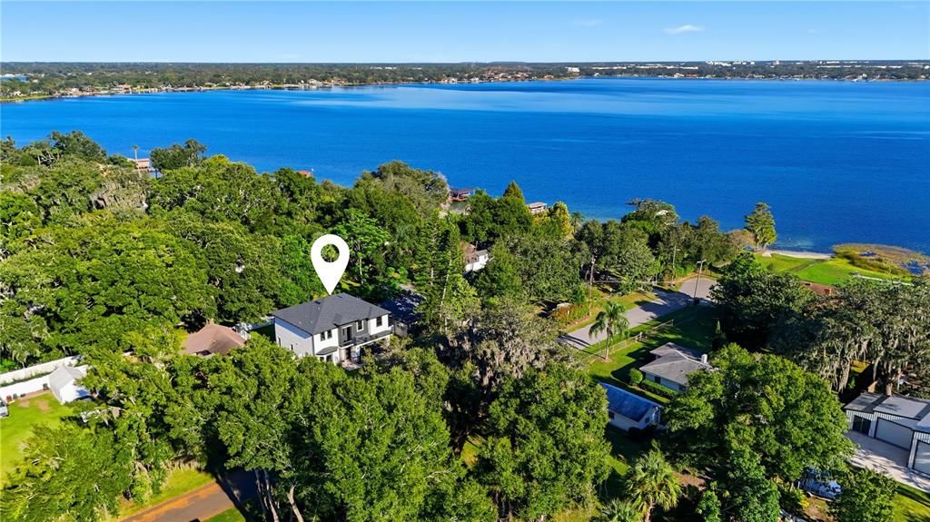 合同活跃: $865,000 (4 贝兹, 3 浴室, 2700 平方英尺)