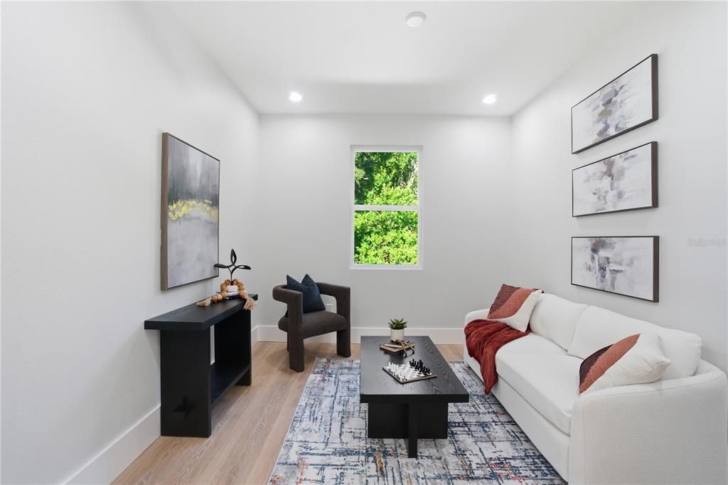 合同活跃: $865,000 (4 贝兹, 3 浴室, 2700 平方英尺)