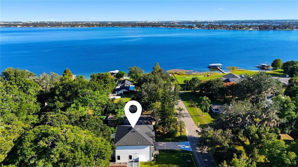 合同活跃: $865,000 (4 贝兹, 3 浴室, 2700 平方英尺)