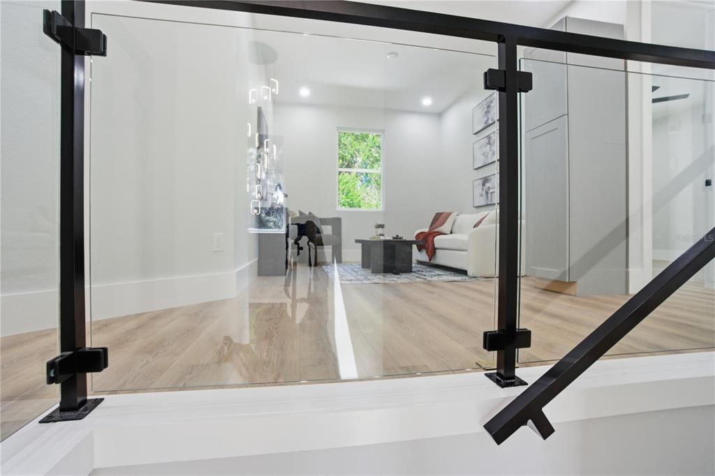 合同活跃: $865,000 (4 贝兹, 3 浴室, 2700 平方英尺)