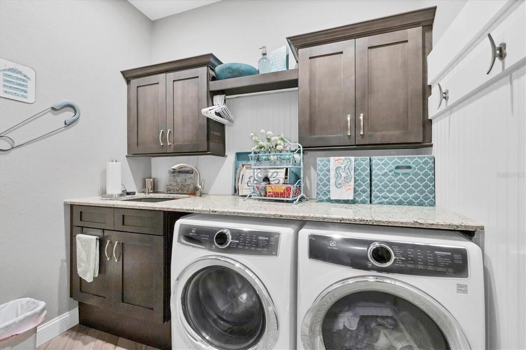 For Sale: $1,100,000 (3 beds, 3 baths, 2128 Square Feet)