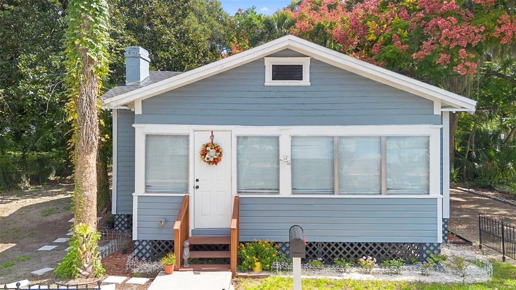 For Sale: $269,900 (2 beds, 1 baths, 947 Square Feet)