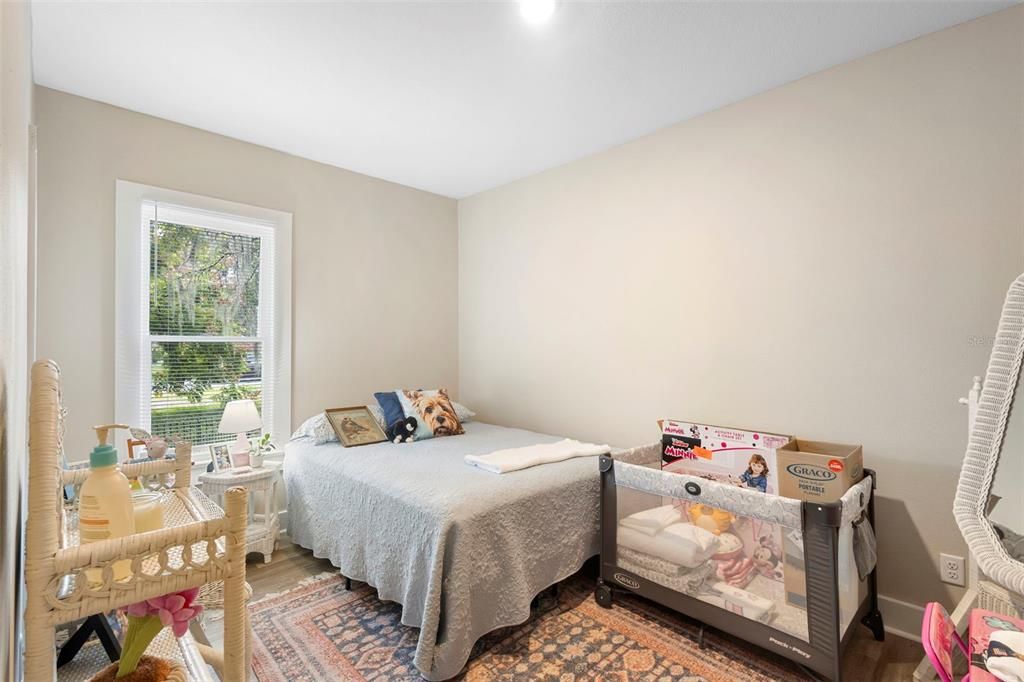 For Sale: $269,900 (2 beds, 1 baths, 947 Square Feet)