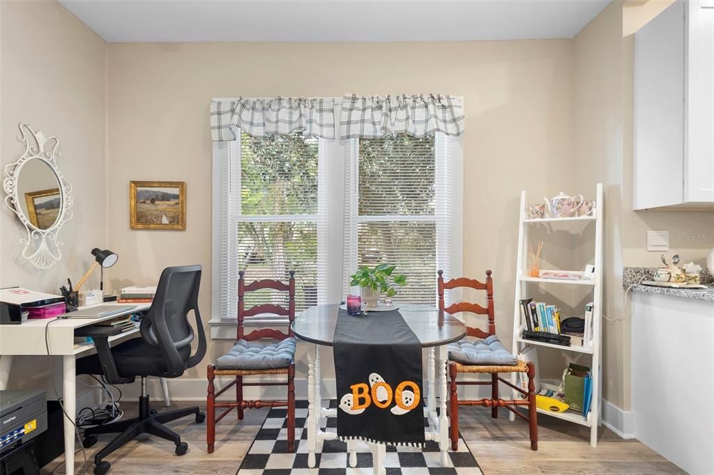 For Sale: $269,900 (2 beds, 1 baths, 947 Square Feet)