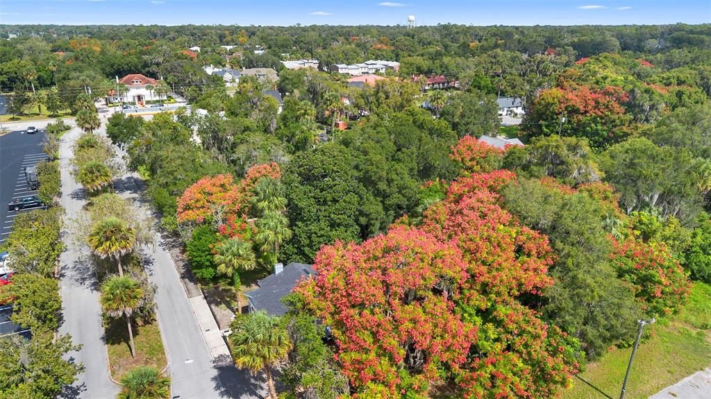 For Sale: $269,900 (2 beds, 1 baths, 947 Square Feet)