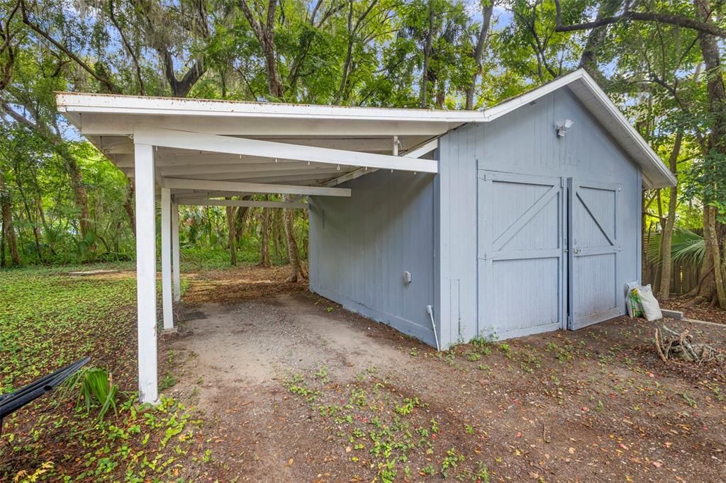 For Sale: $269,900 (2 beds, 1 baths, 947 Square Feet)