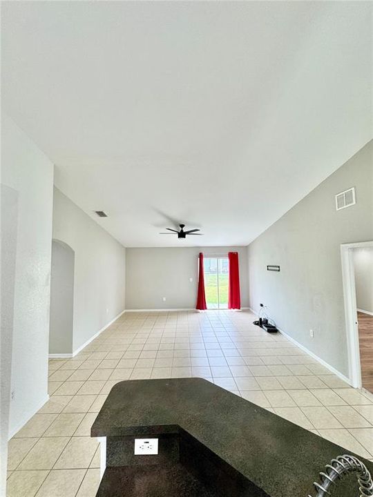 En Venta: $264,900 (4 camas, 2 baños, 1736 Pies cuadrados)