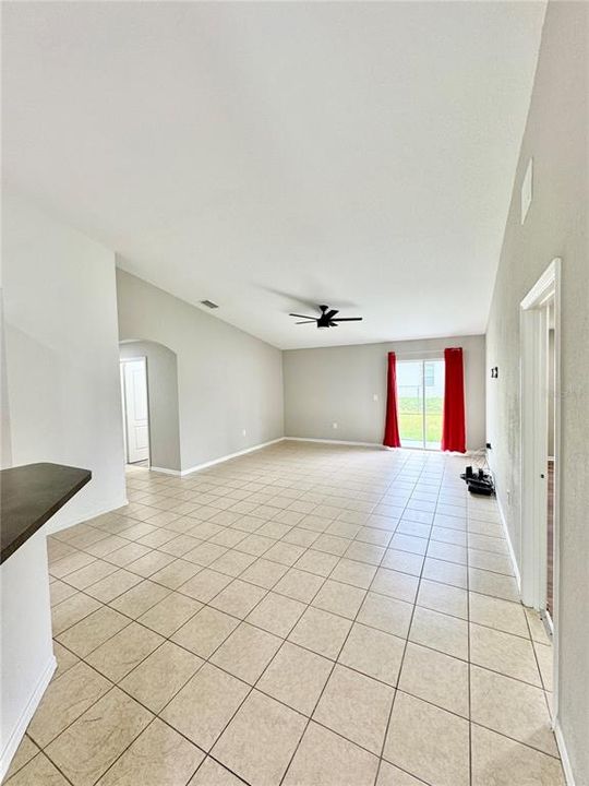 En Venta: $264,900 (4 camas, 2 baños, 1736 Pies cuadrados)