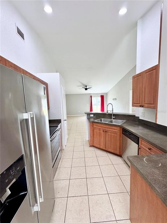 En Venta: $264,900 (4 camas, 2 baños, 1736 Pies cuadrados)