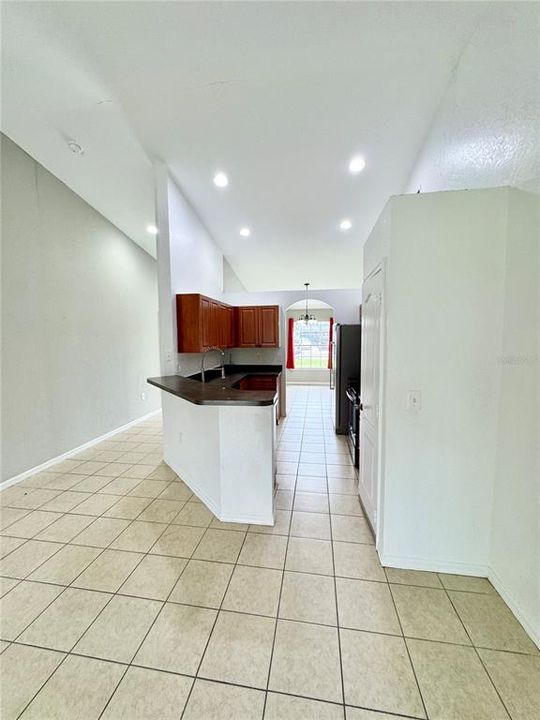 En Venta: $264,900 (4 camas, 2 baños, 1736 Pies cuadrados)