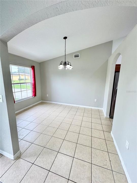 En Venta: $264,900 (4 camas, 2 baños, 1736 Pies cuadrados)