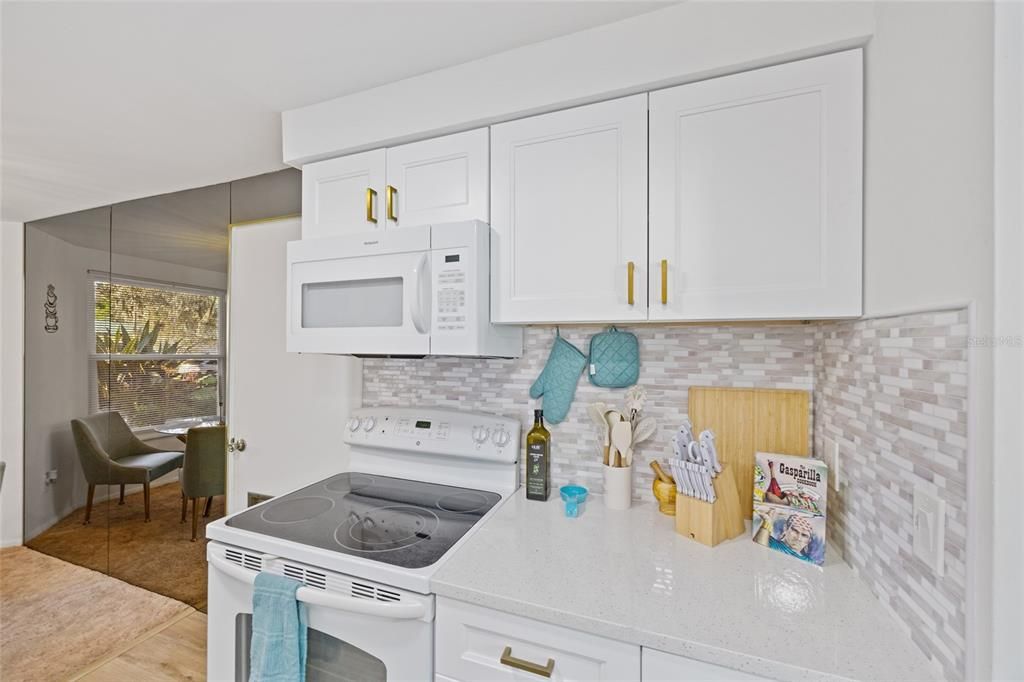 For Sale: $425,000 (3 beds, 2 baths, 1187 Square Feet)