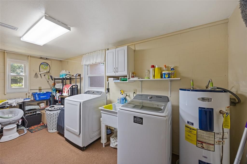 For Sale: $425,000 (3 beds, 2 baths, 1187 Square Feet)