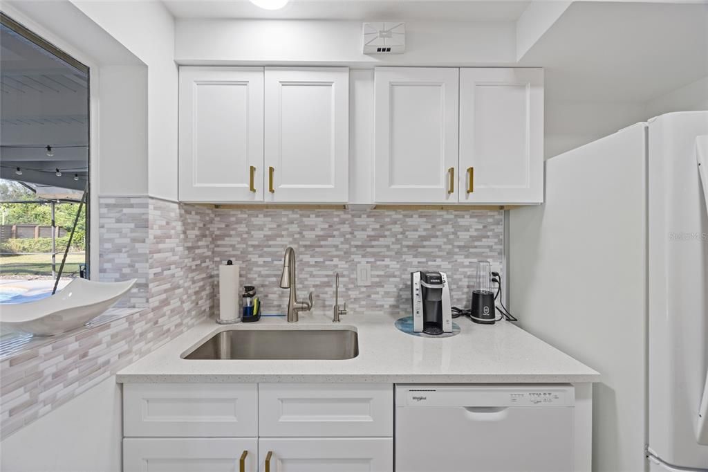 For Sale: $425,000 (3 beds, 2 baths, 1187 Square Feet)