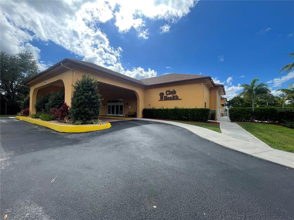 For Sale: $240,000 (2 beds, 1 baths, 953 Square Feet)