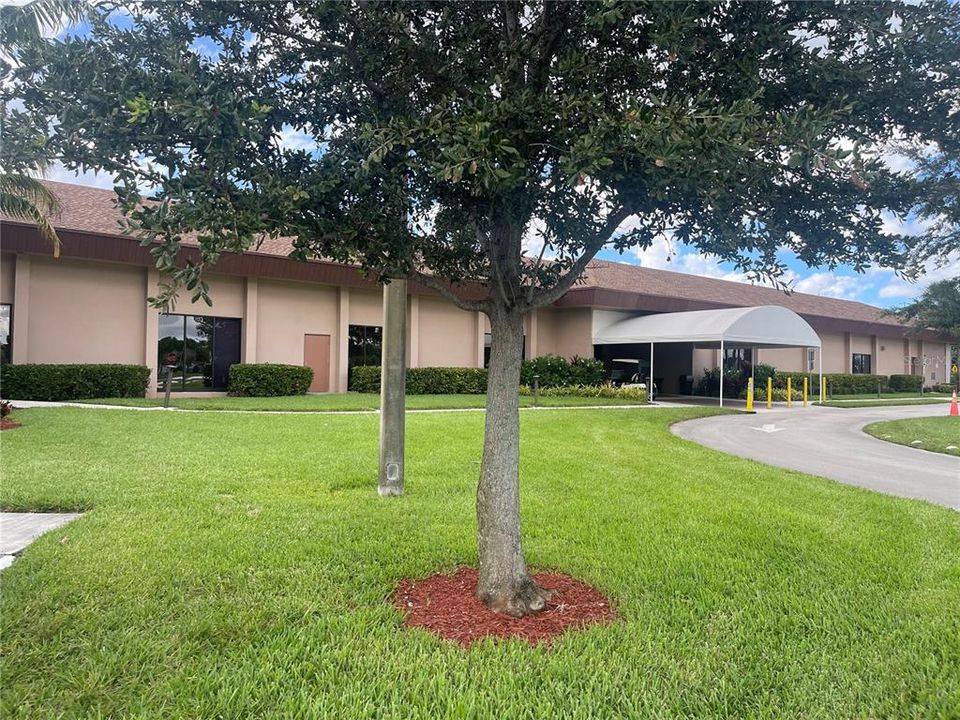 For Sale: $240,000 (2 beds, 1 baths, 953 Square Feet)