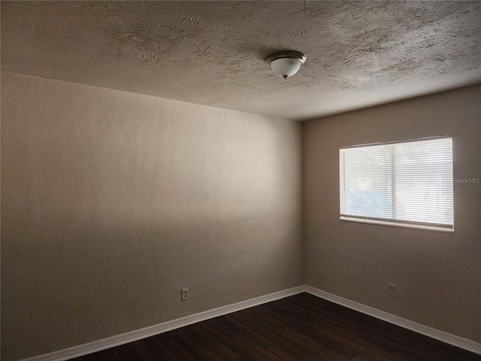 For Rent: $1,300 (1 beds, 1 baths, 550 Square Feet)