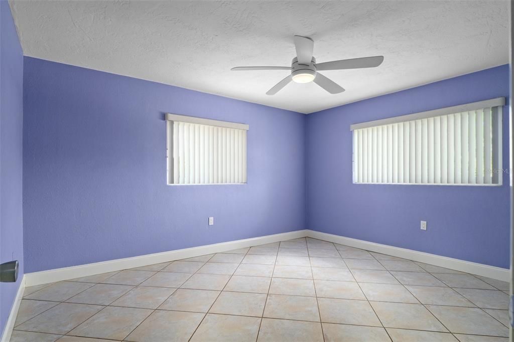 For Sale: $299,900 (3 beds, 2 baths, 1576 Square Feet)