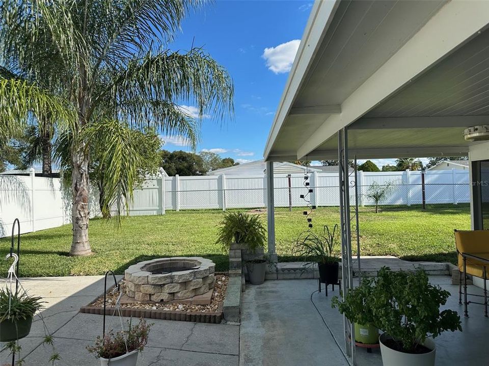 For Sale: $299,900 (3 beds, 2 baths, 1576 Square Feet)