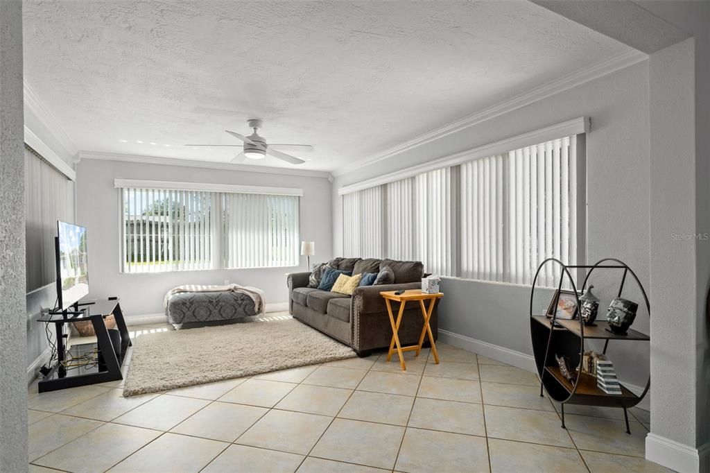 For Sale: $299,900 (3 beds, 2 baths, 1576 Square Feet)