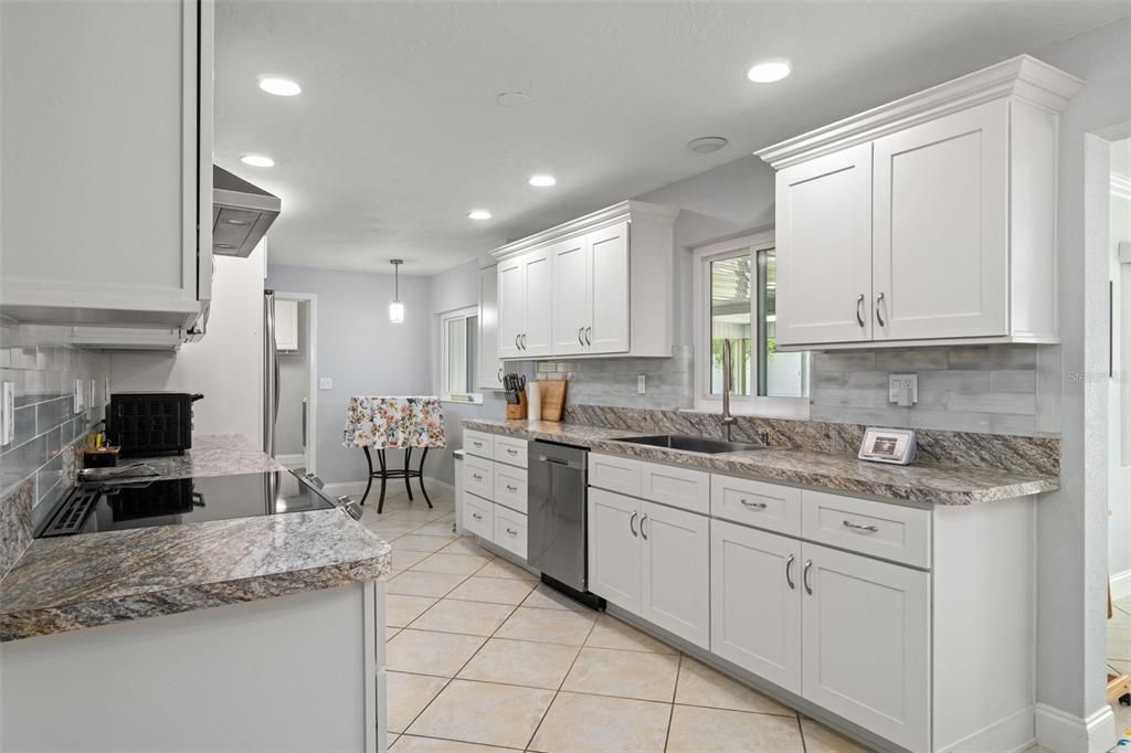 For Sale: $299,900 (3 beds, 2 baths, 1576 Square Feet)