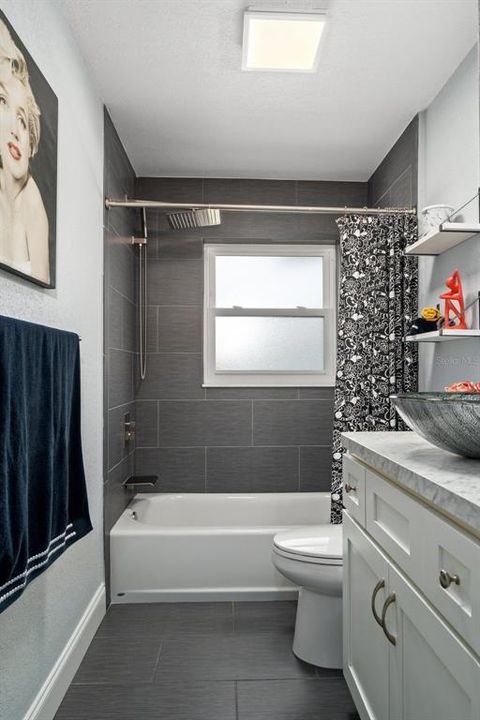 For Sale: $299,900 (3 beds, 2 baths, 1576 Square Feet)