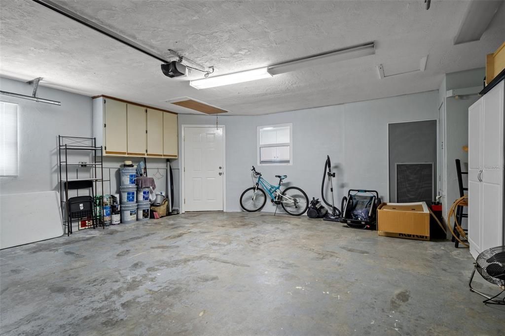 For Sale: $299,900 (3 beds, 2 baths, 1576 Square Feet)