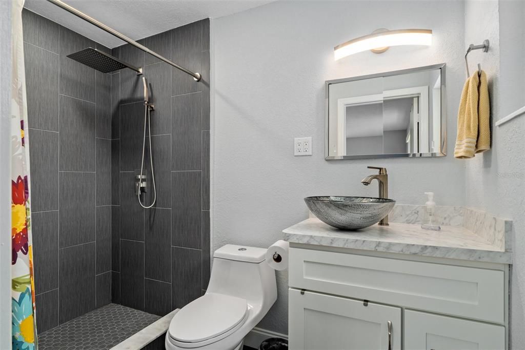 For Sale: $299,900 (3 beds, 2 baths, 1576 Square Feet)