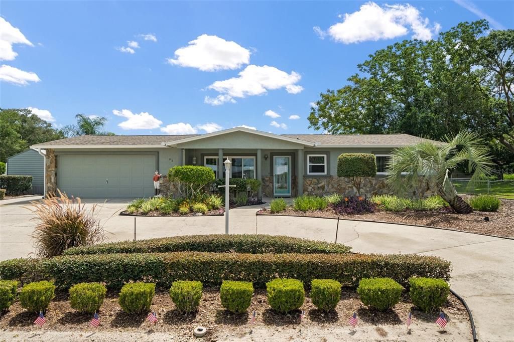 For Sale: $299,900 (3 beds, 2 baths, 1576 Square Feet)