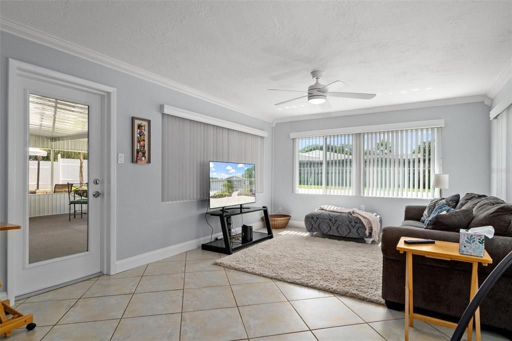 For Sale: $299,900 (3 beds, 2 baths, 1576 Square Feet)