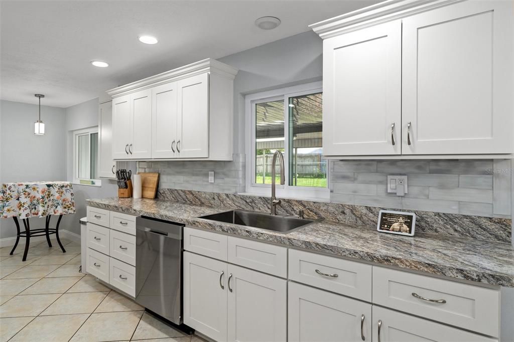 For Sale: $299,900 (3 beds, 2 baths, 1576 Square Feet)