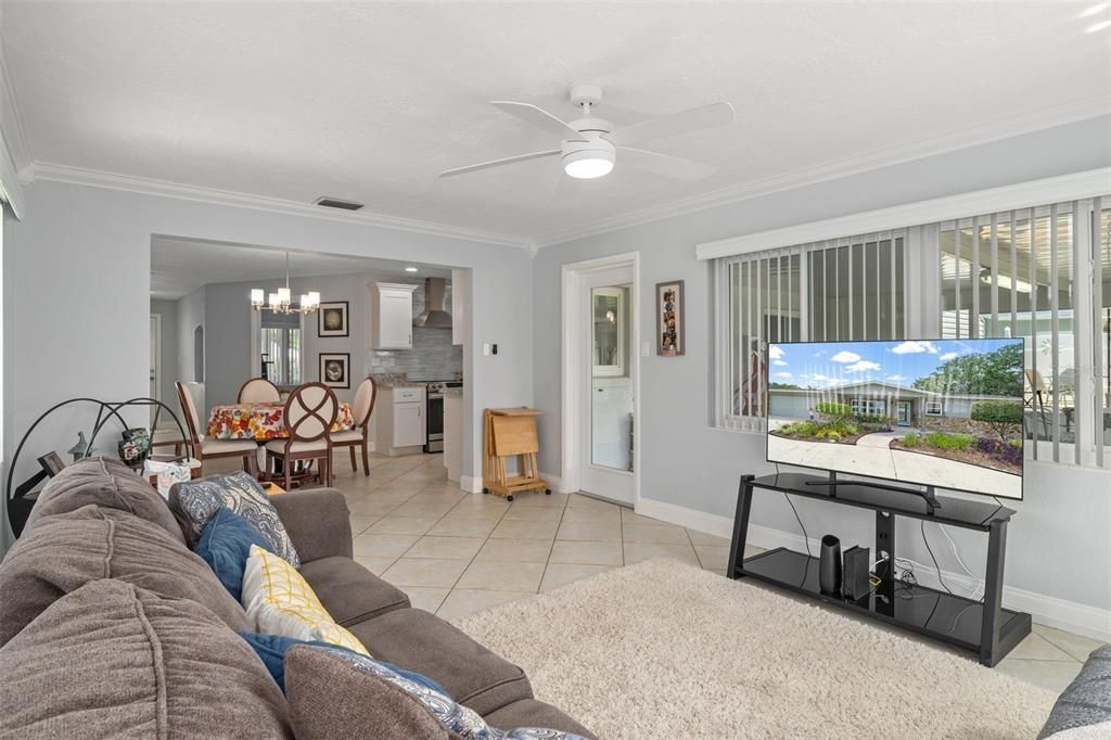 For Sale: $299,900 (3 beds, 2 baths, 1576 Square Feet)