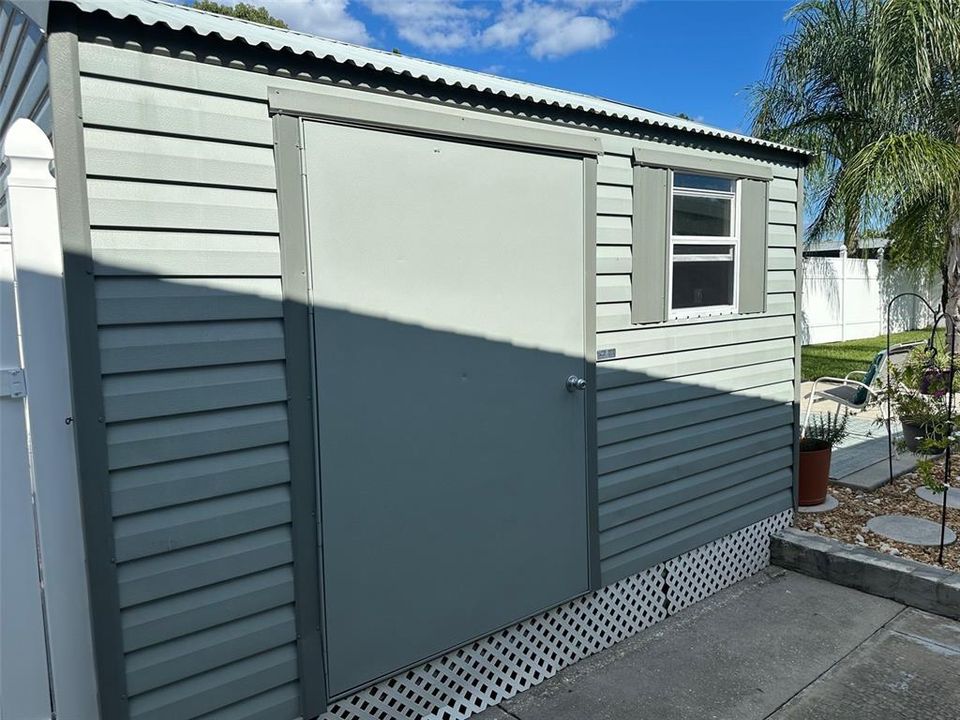 For Sale: $299,900 (3 beds, 2 baths, 1576 Square Feet)