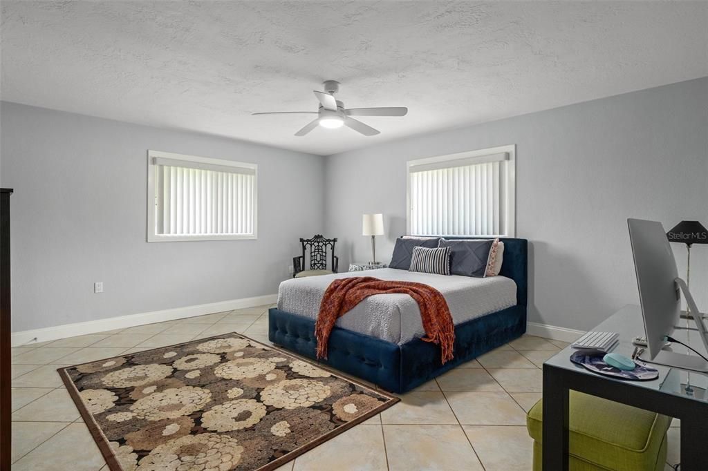 For Sale: $299,900 (3 beds, 2 baths, 1576 Square Feet)