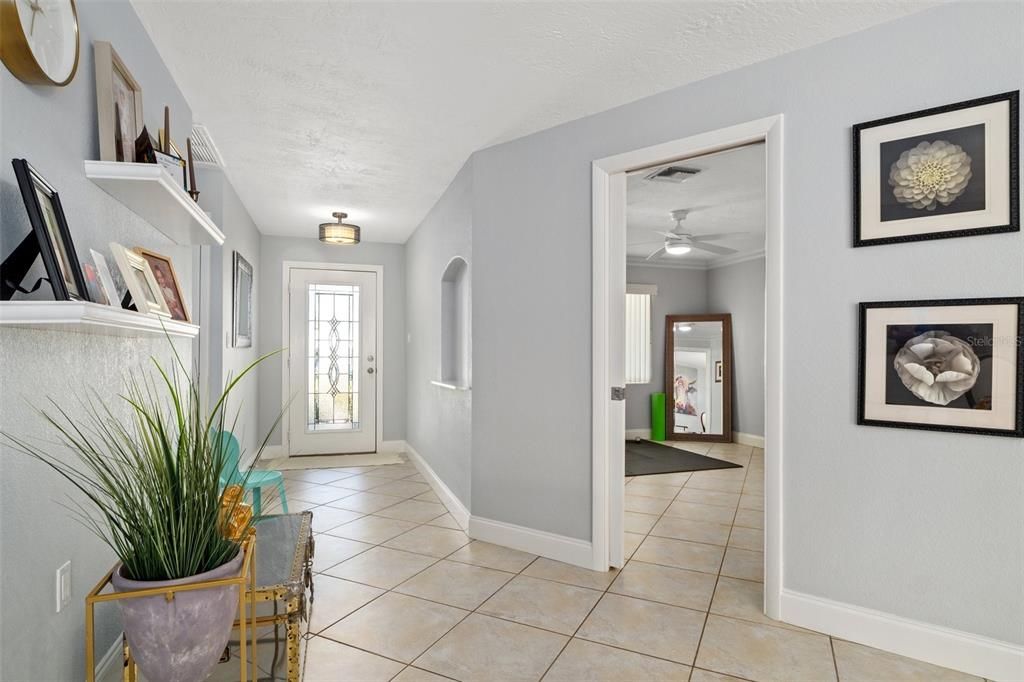 For Sale: $299,900 (3 beds, 2 baths, 1576 Square Feet)