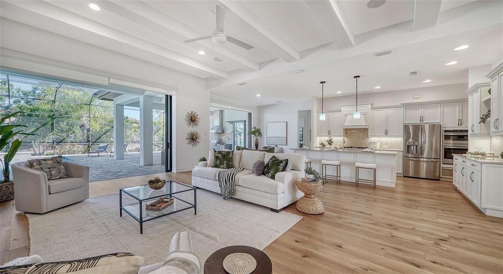 合同活跃: $1,600,000 (4 贝兹, 4 浴室, 3150 平方英尺)