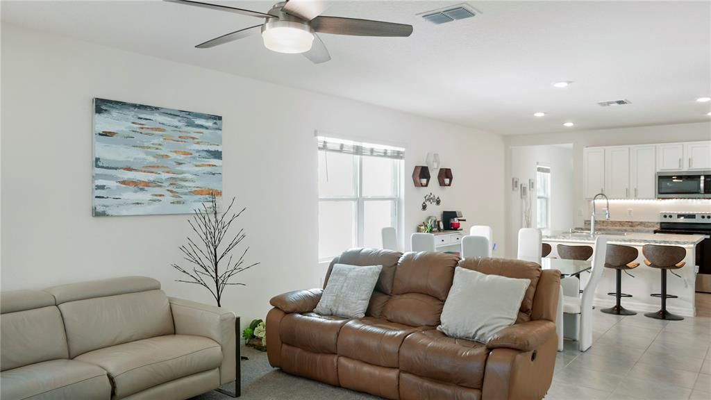 For Sale: $278,900 (3 beds, 2 baths, 1625 Square Feet)