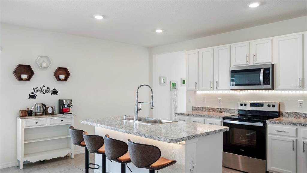 For Sale: $278,900 (3 beds, 2 baths, 1625 Square Feet)