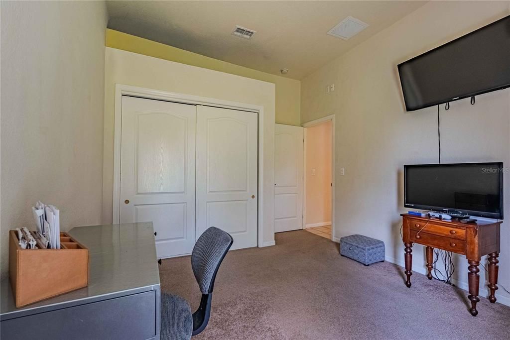 For Sale: $405,000 (4 beds, 3 baths, 2046 Square Feet)