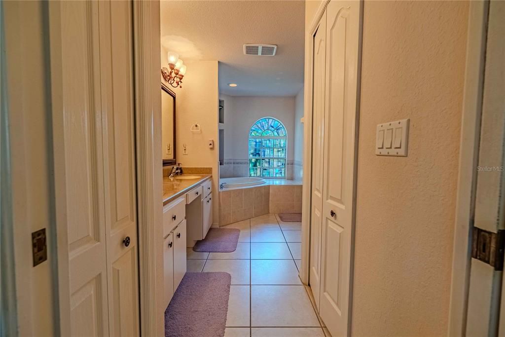 For Sale: $405,000 (4 beds, 3 baths, 2046 Square Feet)