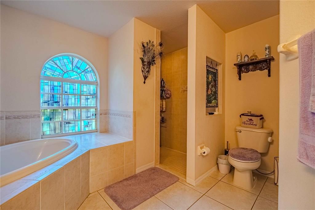 For Sale: $405,000 (4 beds, 3 baths, 2046 Square Feet)