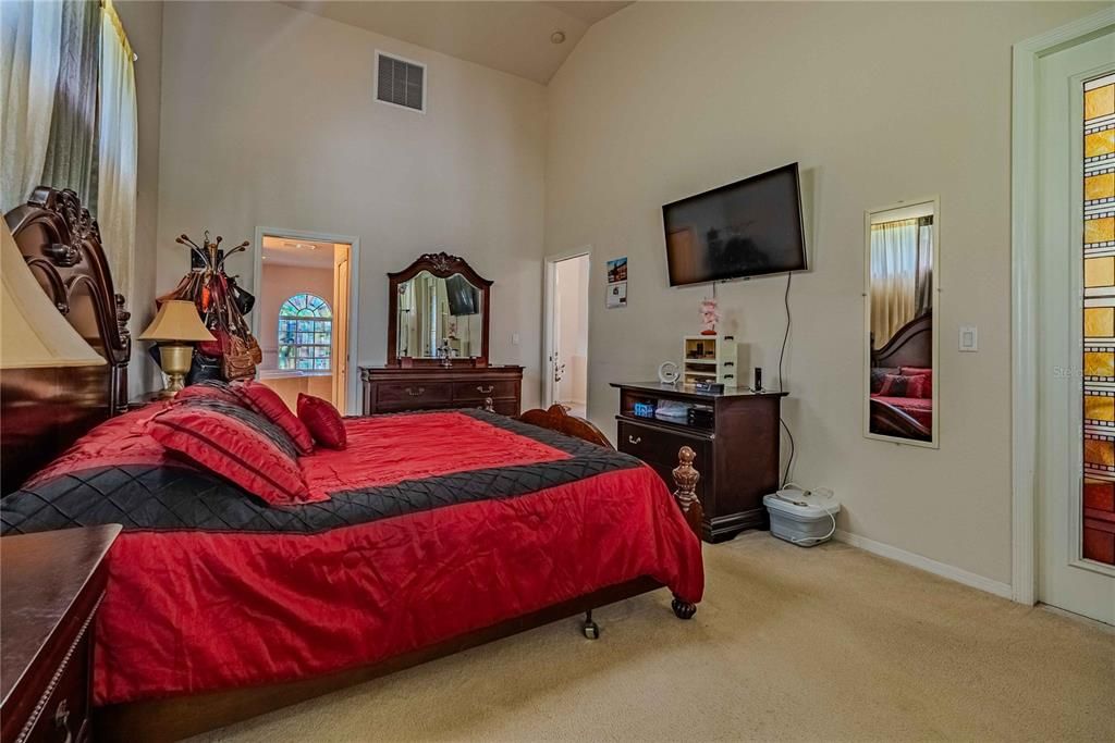 For Sale: $405,000 (4 beds, 3 baths, 2046 Square Feet)