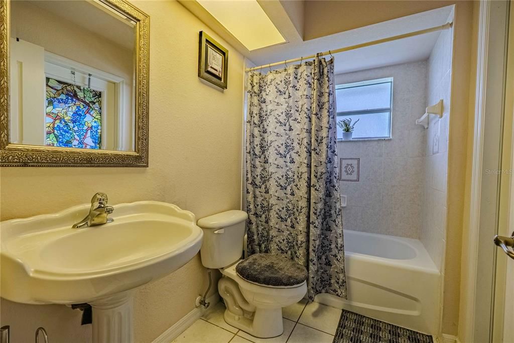 For Sale: $405,000 (4 beds, 3 baths, 2046 Square Feet)