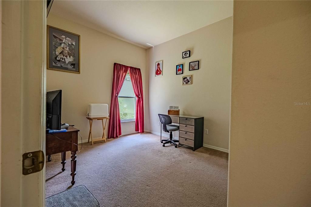 For Sale: $405,000 (4 beds, 3 baths, 2046 Square Feet)