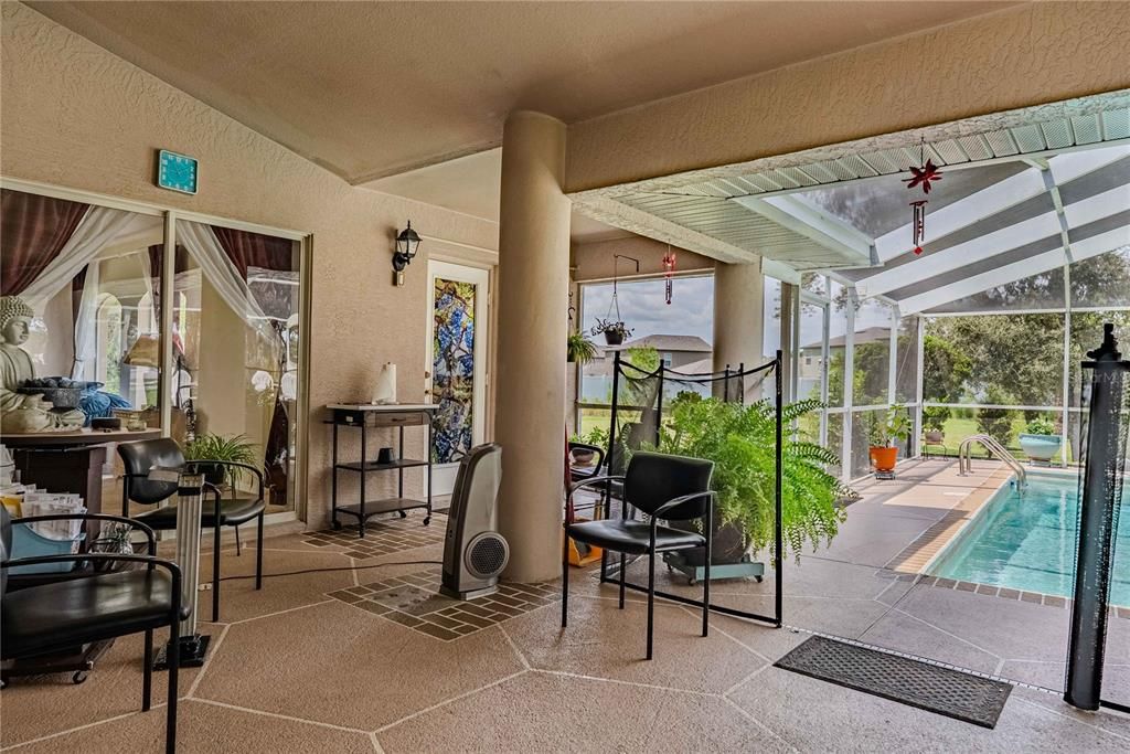 For Sale: $405,000 (4 beds, 3 baths, 2046 Square Feet)