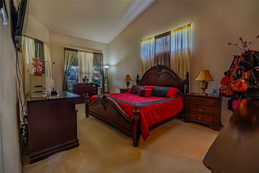 For Sale: $405,000 (4 beds, 3 baths, 2046 Square Feet)