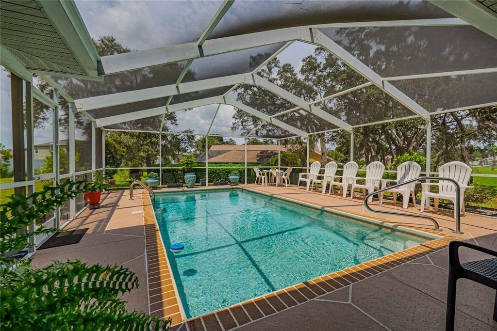 For Sale: $405,000 (4 beds, 3 baths, 2046 Square Feet)